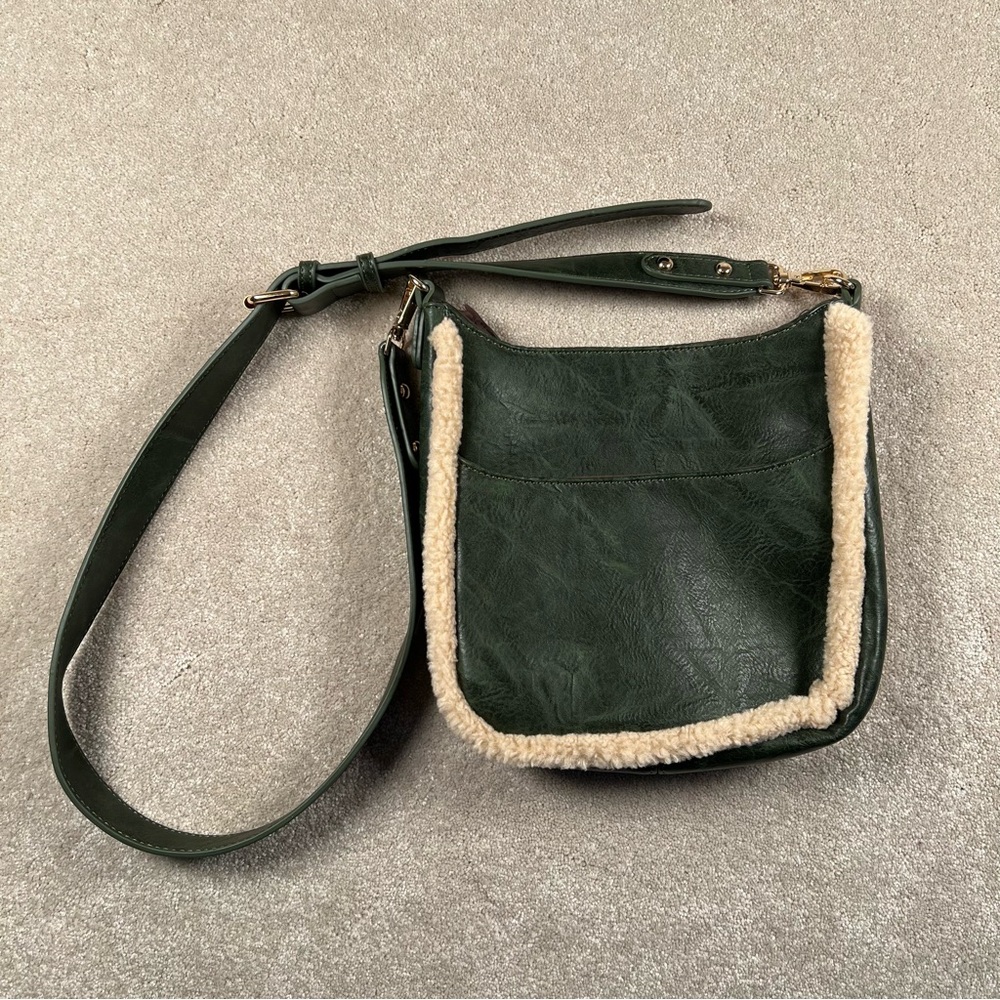 ah dorned Faux Leather Sherpa Trim Messenger‎ Bag Crossbody Green Cream Purse